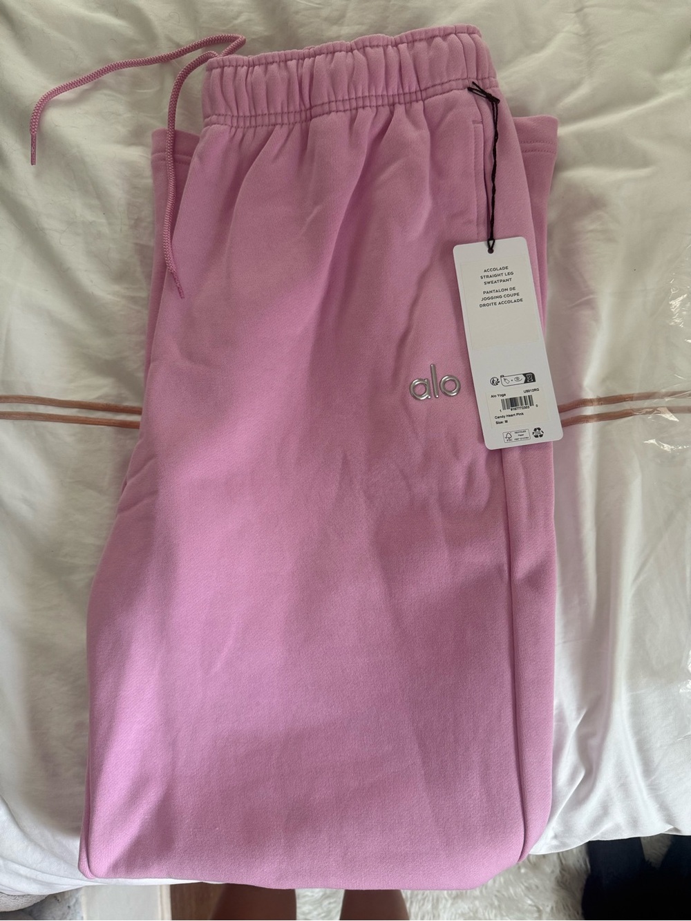 BNWT ALO Yoga Candy Heart Pink Straight Leg Sweatpants size Medium - Picture 5 of 7
